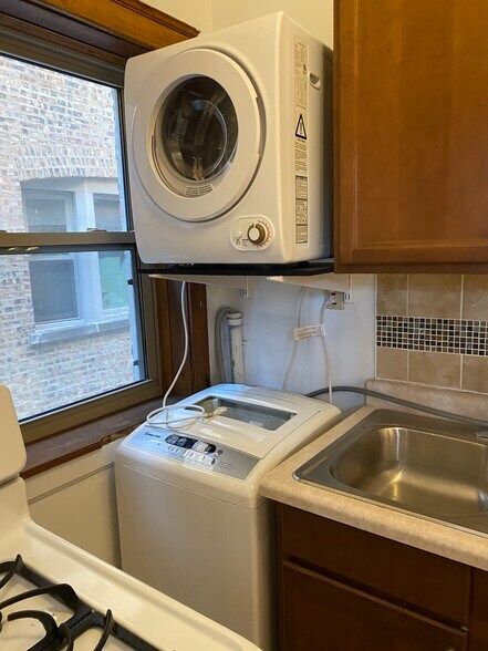 kitchen - 5704 S Kimbark Ave