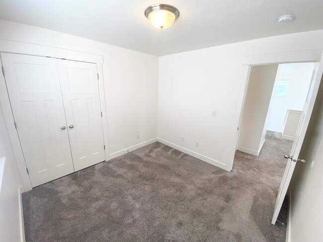 Building Photo - 541 N 20 W