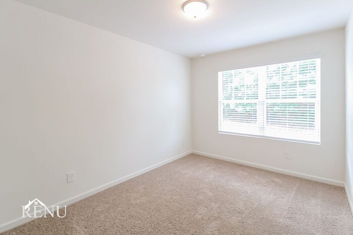 Building Photo - 3085 Calcutta St