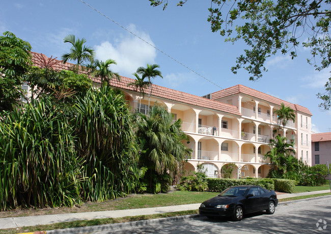 Building Photo - Villa Fontana Apartments