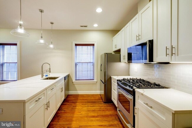 Building Photo - 1543 6th St NW