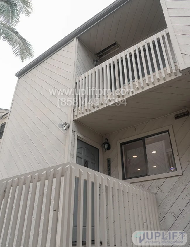 Primary Photo - Spacious Townhome Just Minutes from the Be...