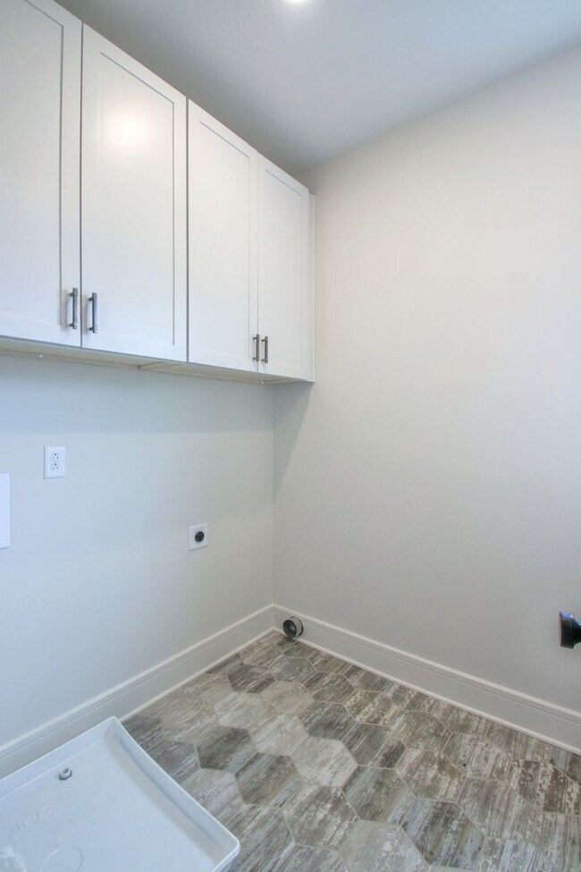 Building Photo - Welcome To Nashville!