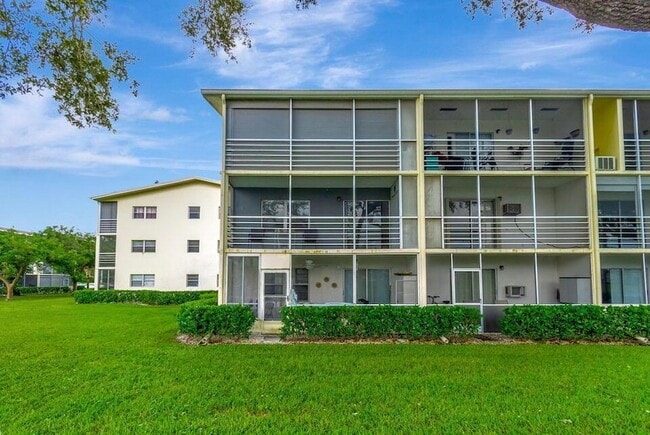 Building Photo - 150 Dorset D