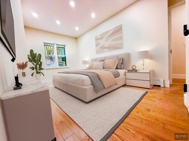 Building Photo - 3 bedroom in NEW YORK NY 10009
