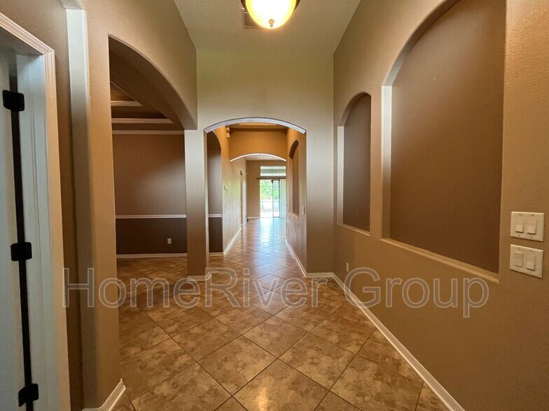 Building Photo - 8426 White Poplar Dr