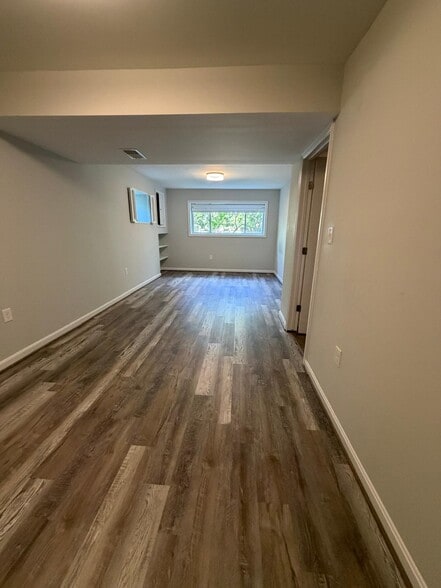 Building Photo - 9311 Chanute Dr