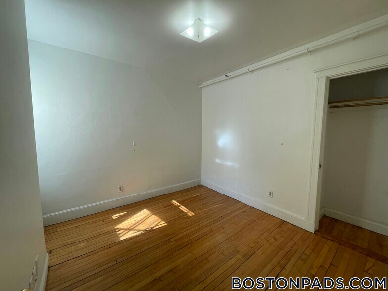 Building Photo - 16-20 Westland Ave.