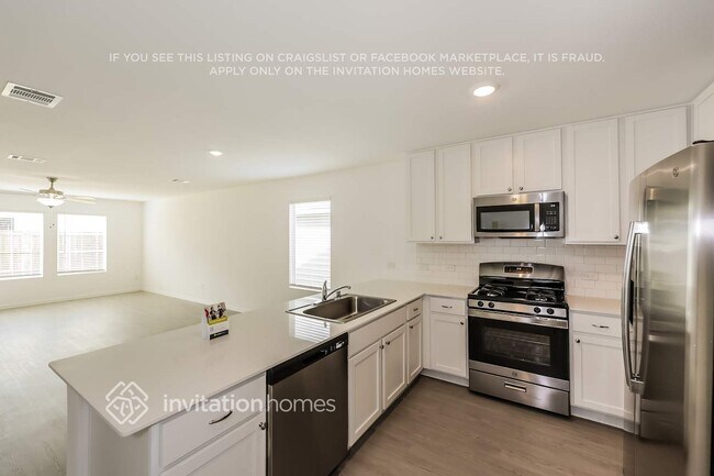 Building Photo - 2410 Fleming Dr