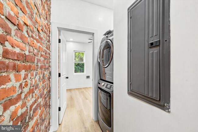 Building Photo - 4837 N 15th St