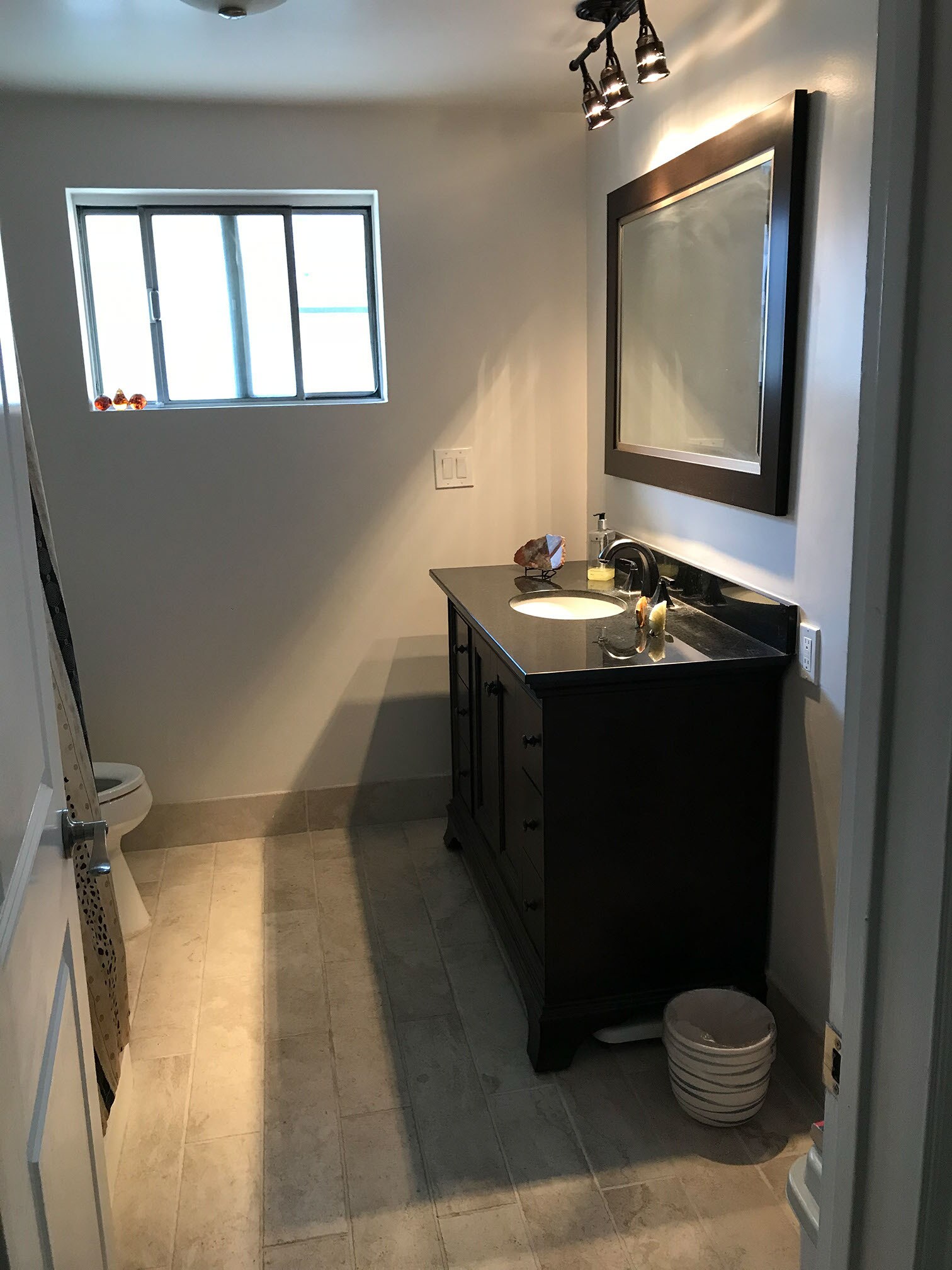 unit is UNFURNISHED - 1126 N Central Ave