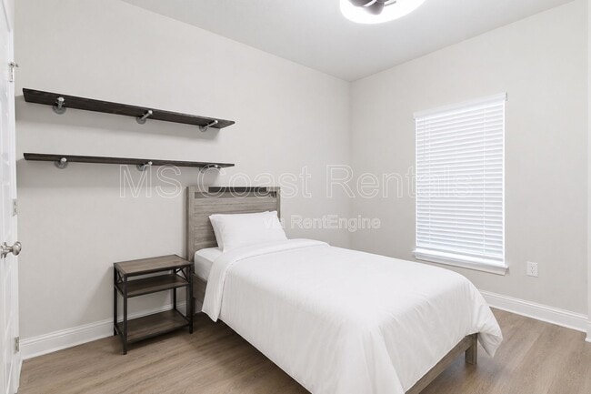 Building Photo - 5159 Fairbury Way