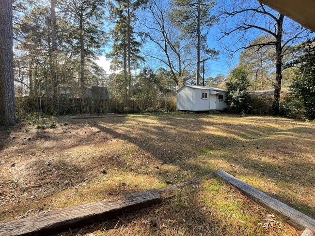 Building Photo - Beautiful 4 Bedroom Southern Hills Home