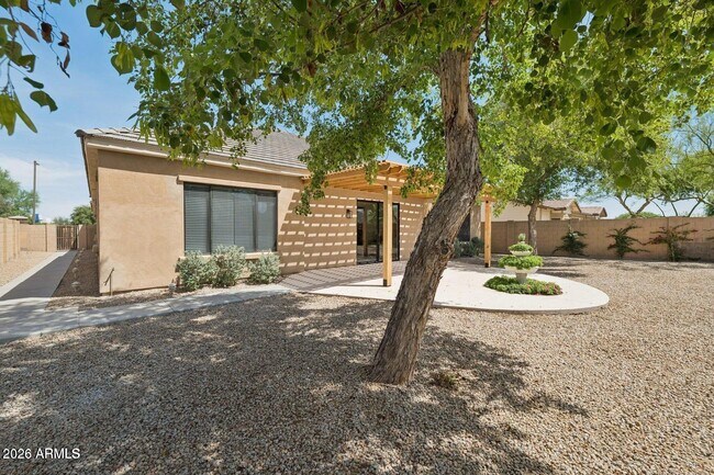 Building Photo - 16195 W Glenrosa Ave