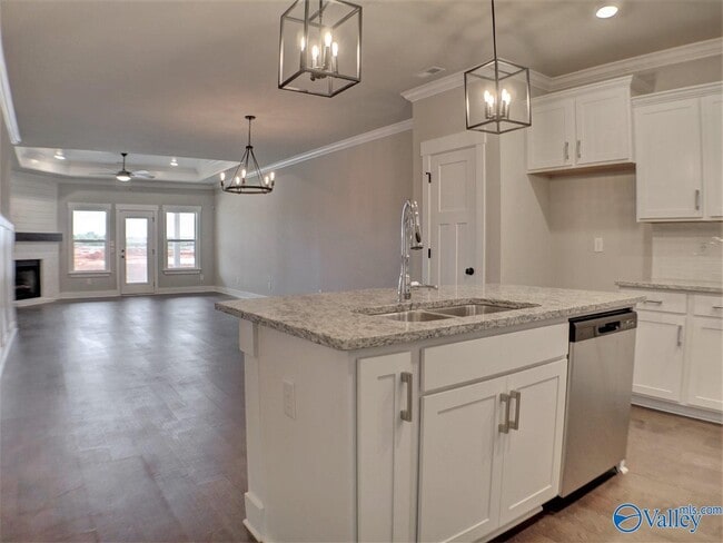 Building Photo - 439 Ripple Lk Dr SW