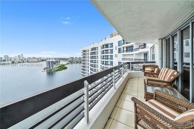 Building Photo - 3530 Mystic Pointe Dr