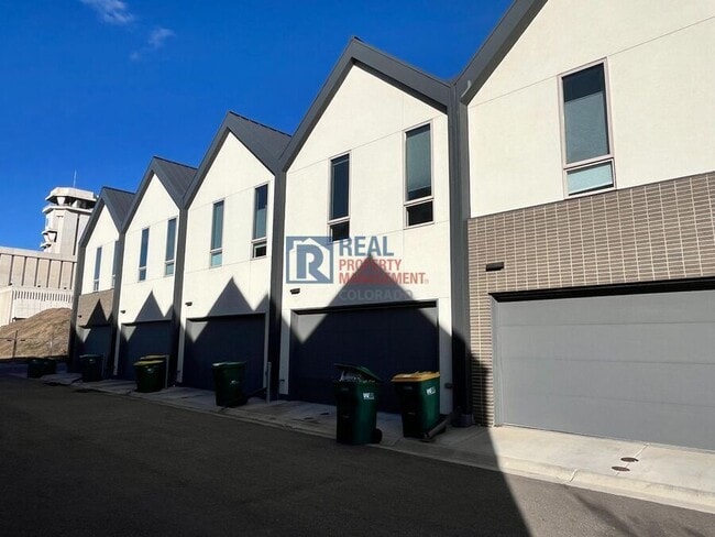 Building Photo - 2289 W 52nd Ave