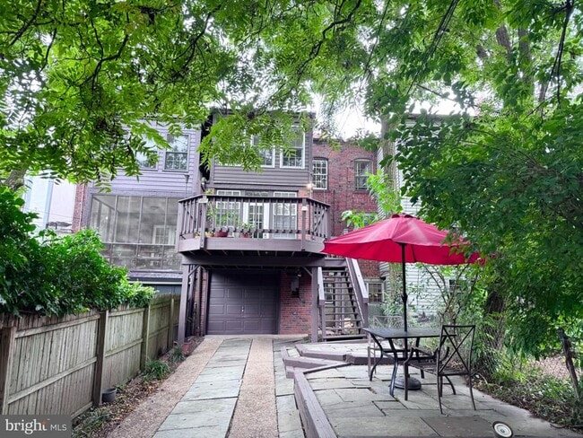 Building Photo - 4417 Volta Pl NW