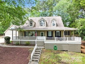 Building Photo - 832 Kemp Rd