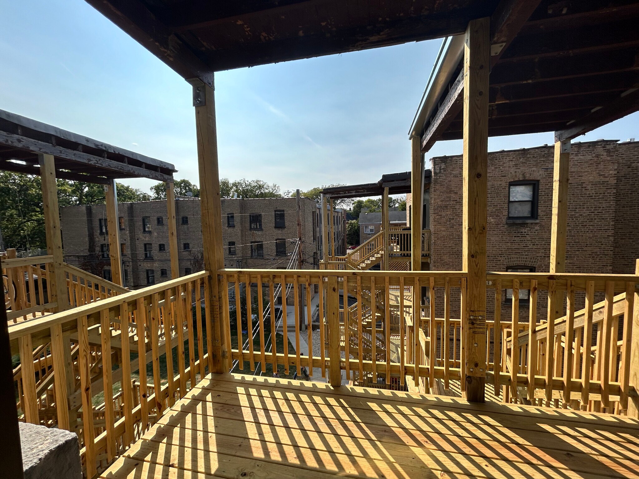 Building Photo - 1000 Crain St