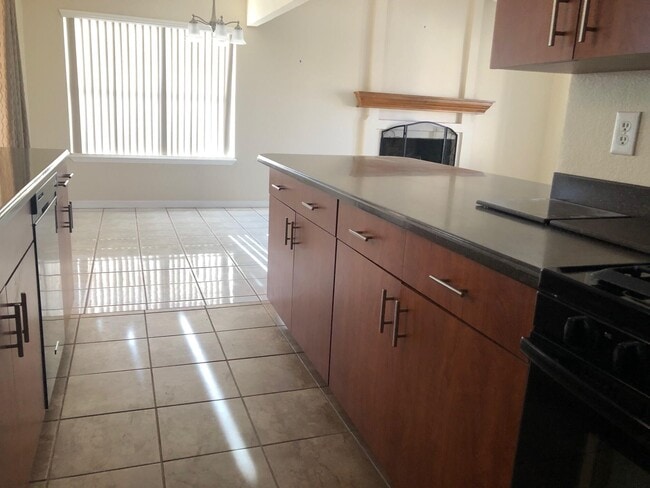 Building Photo - 230 Stern Dr