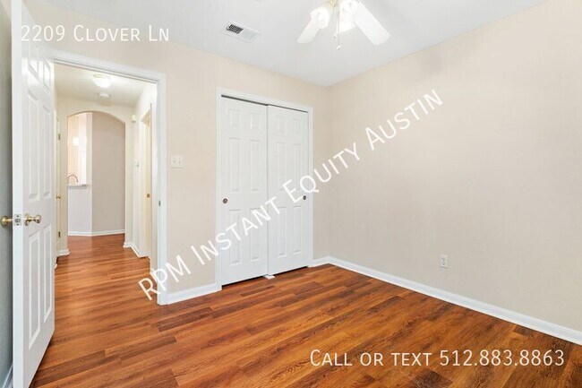 Building Photo - 2209 Clover Ln
