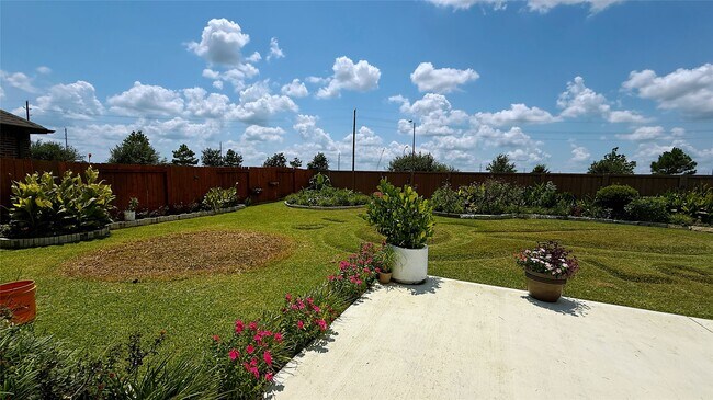 Building Photo - 28726 Pearl Bridge Ln
