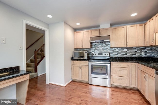 Building Photo - 8231 Goldstream Ct