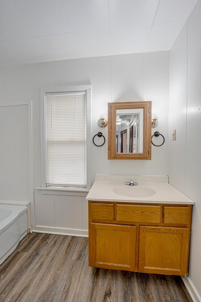 Building Photo - 706 McDonough St