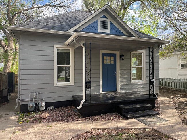 Building Photo - 520 16th St