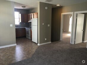 Building Photo - 905 North-5T