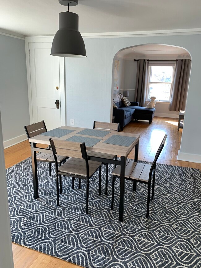 Building Photo - 1222 Beaconsfield Ave