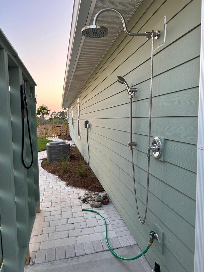 Building Photo - 260 Pond Cypress Cv