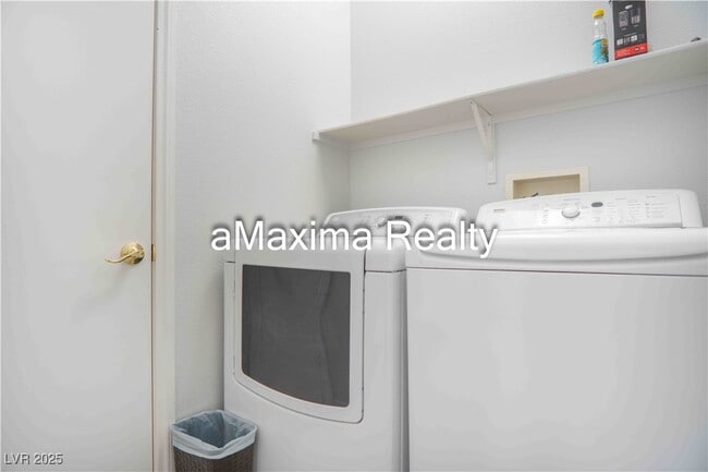 Building Photo - 2401 Predera Ave