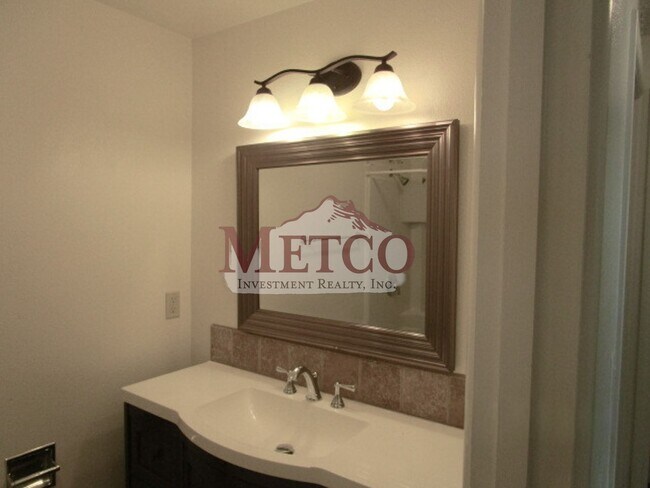 Building Photo - 06804