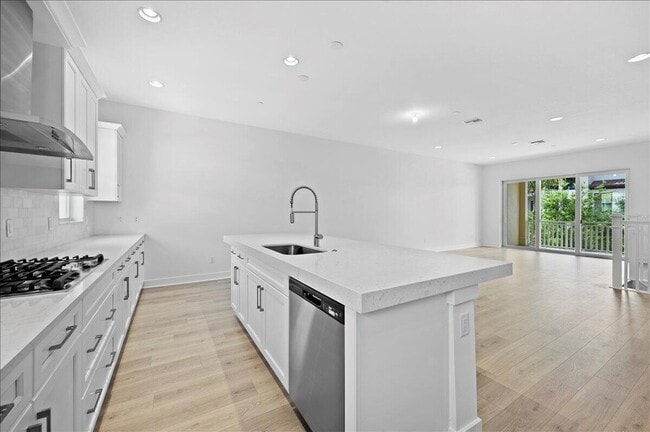 Building Photo - 5273 Beckman Ter