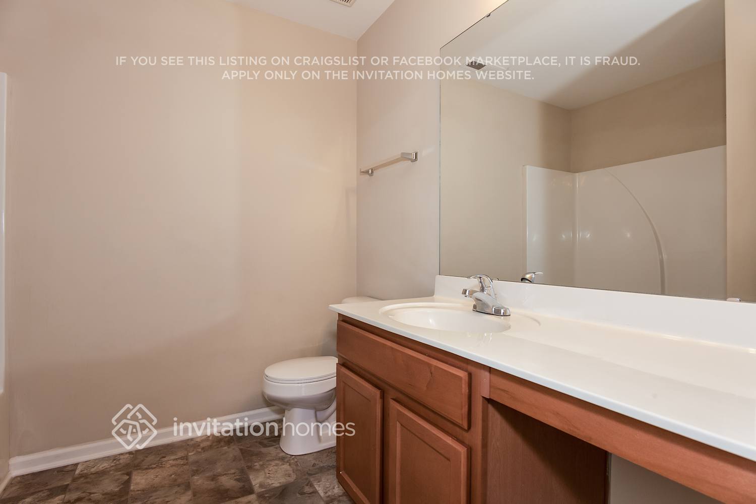Building Photo - 8422 Oak Dr