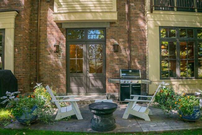 Building Photo - 605 W Colorado Ave