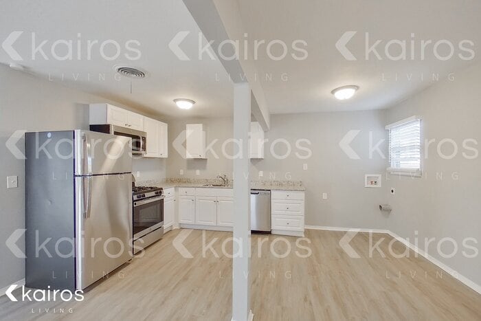 Building Photo - 4922 Parker St