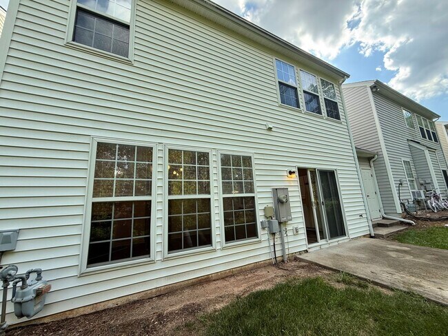Building Photo - 146 Brentfield Loop