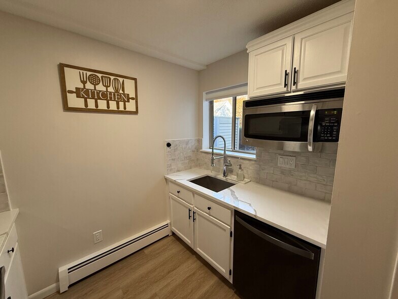 Building Photo - 1 Sundance Dr