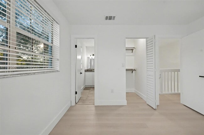 Building Photo - 12224 SW 52nd Pl