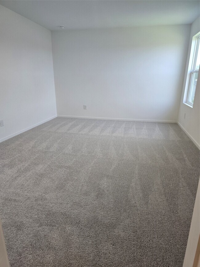 Building Photo - 25446 Carnation Ct