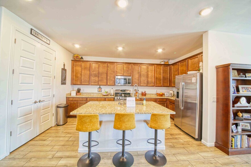 Building Photo - 7856 S Bonanza Park Dr