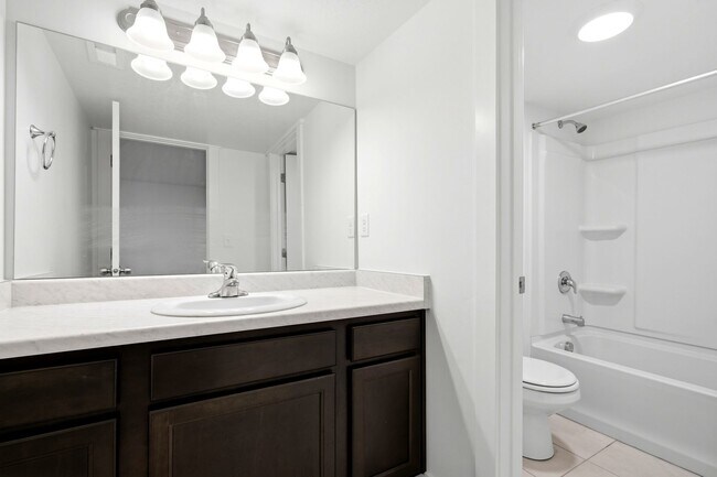 Building Photo - 1627 W Talus Rdg Dr
