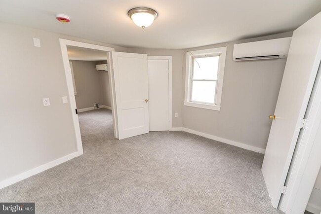 Building Photo - 113 Davis Ln