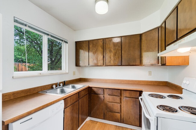 Building Photo - 1552 S Memphis St