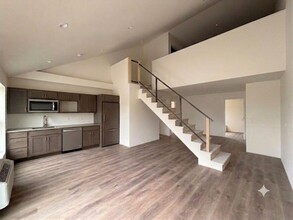 Building Photo - 881 Kimball Ln