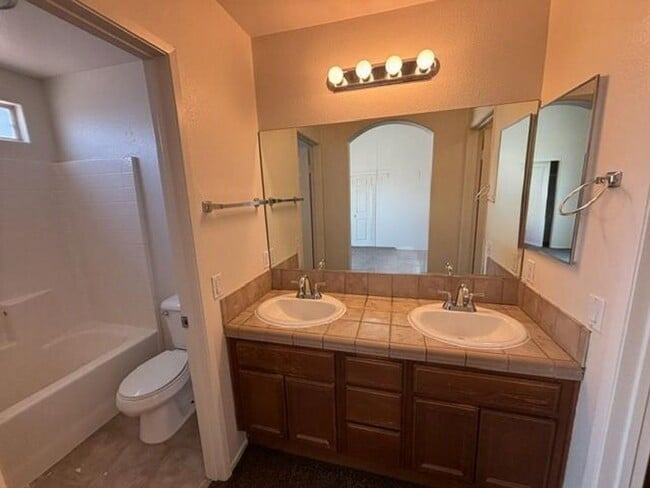 Building Photo - 2449 Ensenada Dr