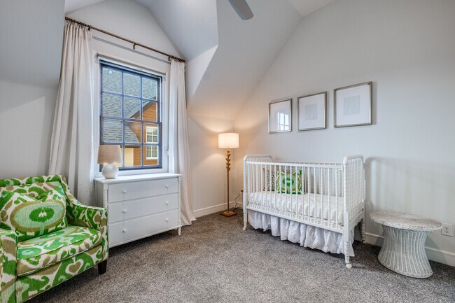 Building Photo - 5073 Gaston Ave